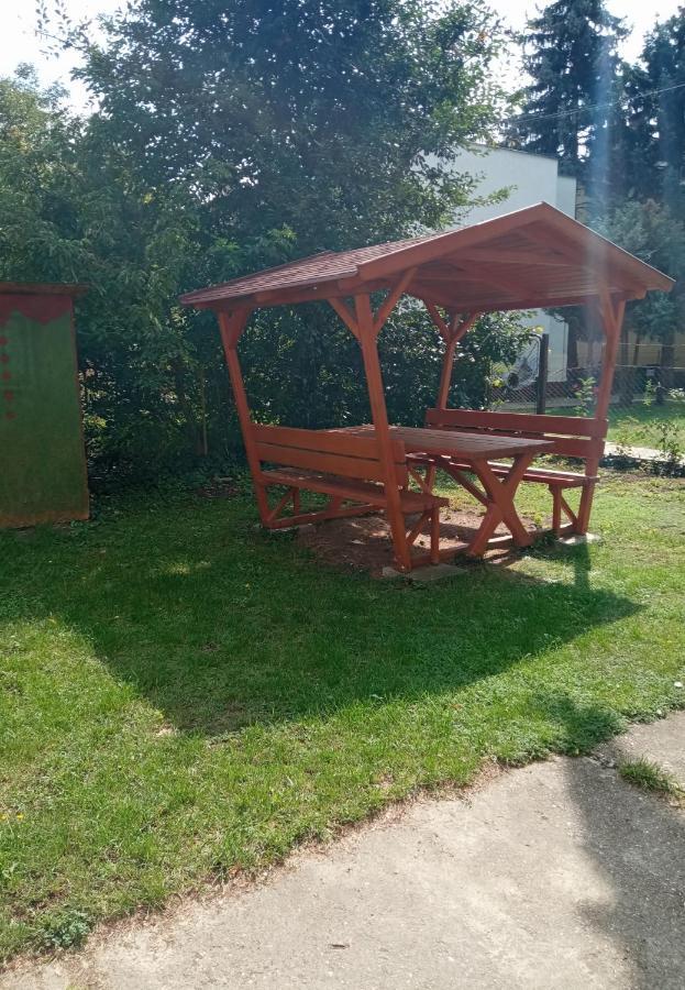 Fuesti Fecske Apartman Hajduszoboszlo Exterior photo